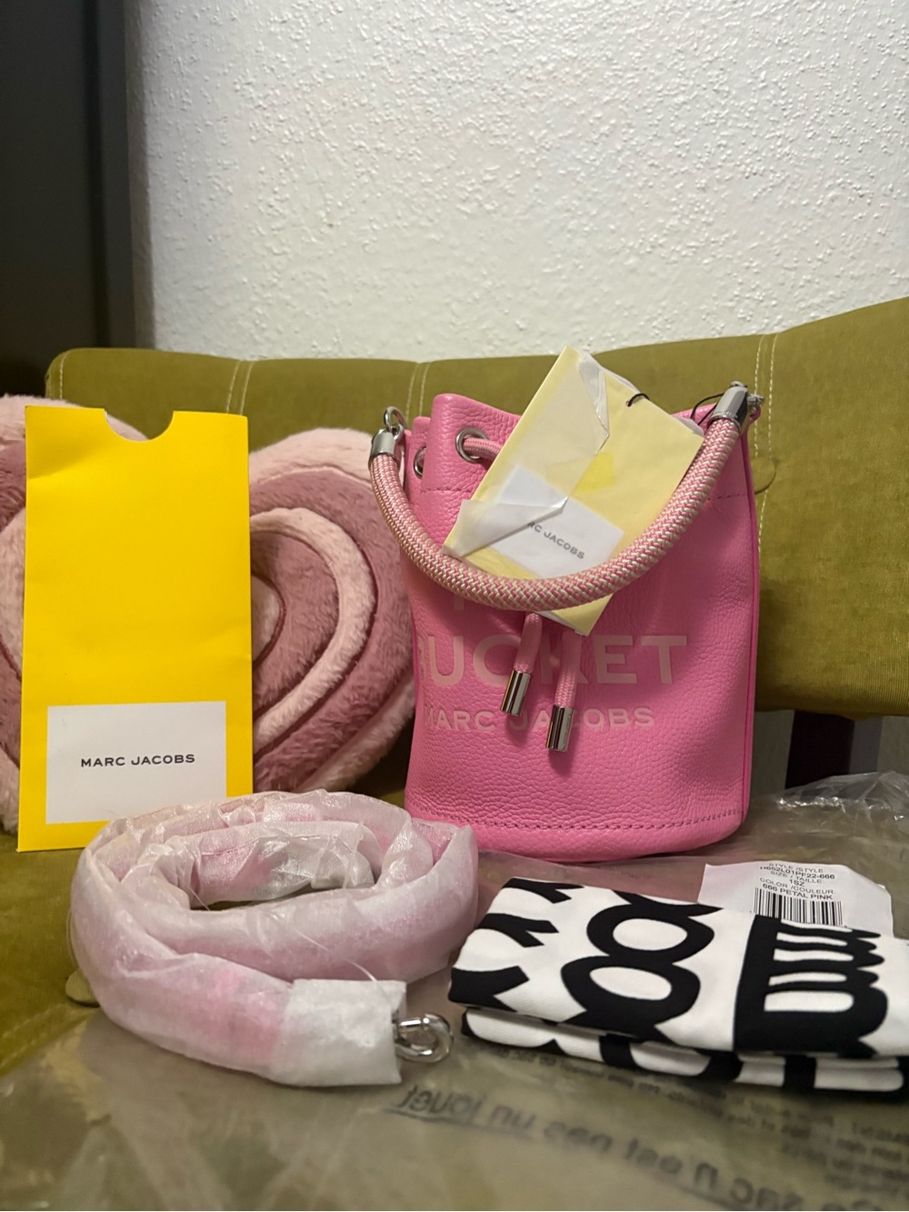 Marc Jacobs Pink Drawstring Bucket Bag - Picture 15 of 15